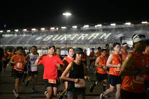 BIB: 8195, 21173, 051
                            <button type="button" onclick="openModal(10651975)" class="btn btn-primary btn-sm float-right btn-popup" data-toggle="modal" data-target=".modal-high-quality">
                        <i class="fas fa-shopping-cart"></i> Add to Cart
                    </button>
                                            <button type="button" onclick="isThisMe(10651975, true)" class="btn btn-success btn-sm float-right btn-popup btn-isme hidden" data-toggle="tooltip" data-placement="bottom" title="นี่คือรูปของคุณใช่ไหม คลิกที่นี่เพื่อเอาเข้าอัลบั้ม">
                        <i class="fas fa-plus"></i> Add to album
                    </button>
                    <button type="button" onclick="isThisMe(10651975, false)" class="btn btn-warning btn-sm float-right btn-popup btn-isnotme hidden">
                        <i class="fas fa-ban"></i> Remove from album
                    </button>